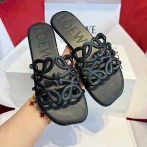 Brand New🌲🌲Loewe Black Leather Sandals